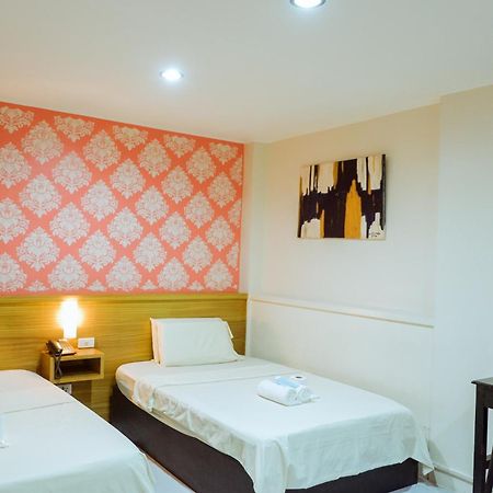 Hotel Juliano Манила Екстериор снимка