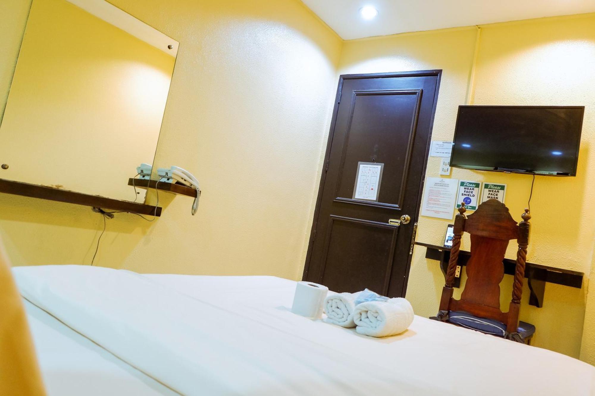 Hotel Juliano Манила Екстериор снимка