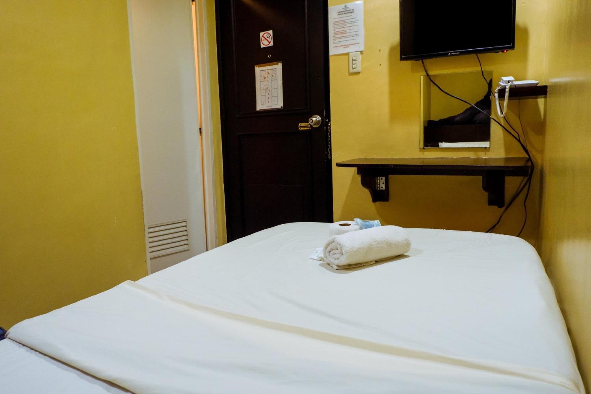 Hotel Juliano Манила Екстериор снимка