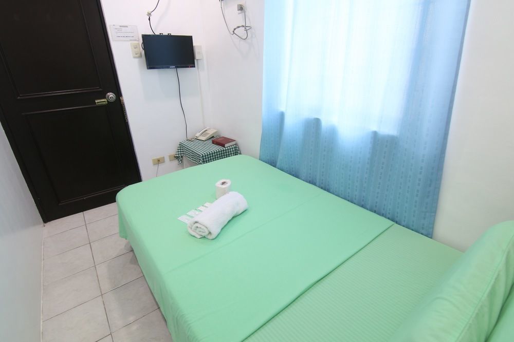 Hotel Juliano Манила Екстериор снимка