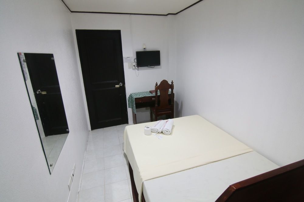 Hotel Juliano Манила Екстериор снимка